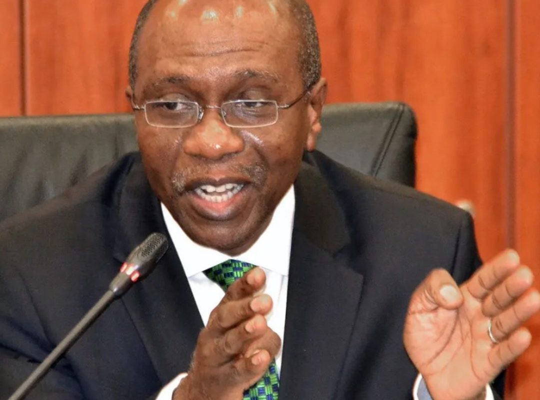 “I collected dollars in cash for Emefiele”, dispatch testifies in court